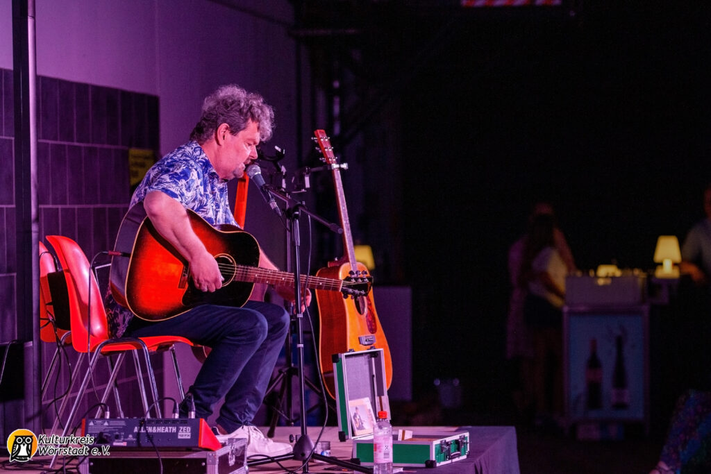 Bluesmusiker Ignatz Netzer während des Konzerts
