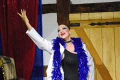 Tante 9